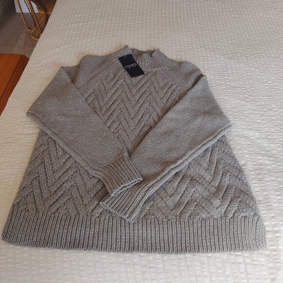 NWT GRAY CHAPS WOMEN'S CABLE KNIT SWEATER WITH SPARKLE - Picture 4 of 11